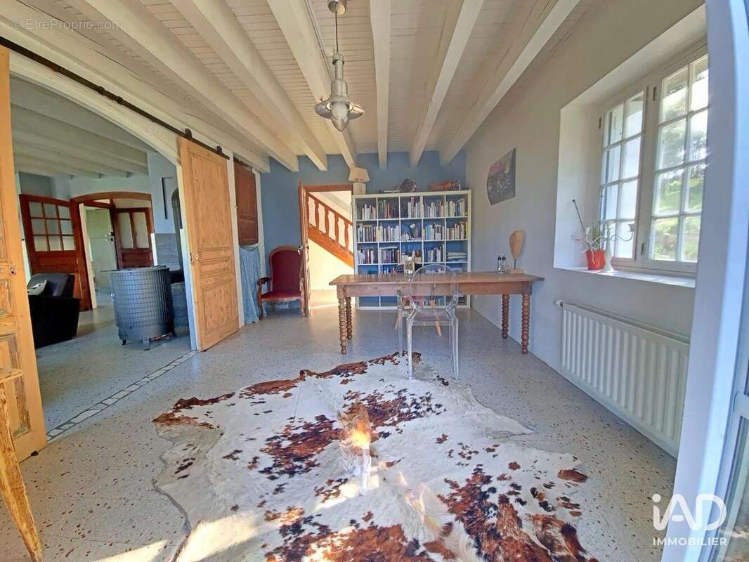 Maison 235 m² à Saint-Romain-Lachalm  - photo 8
