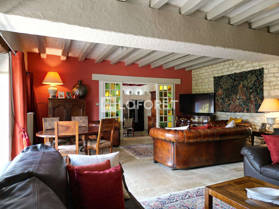 Maison à VERNEUIL-LE-CHATEAU