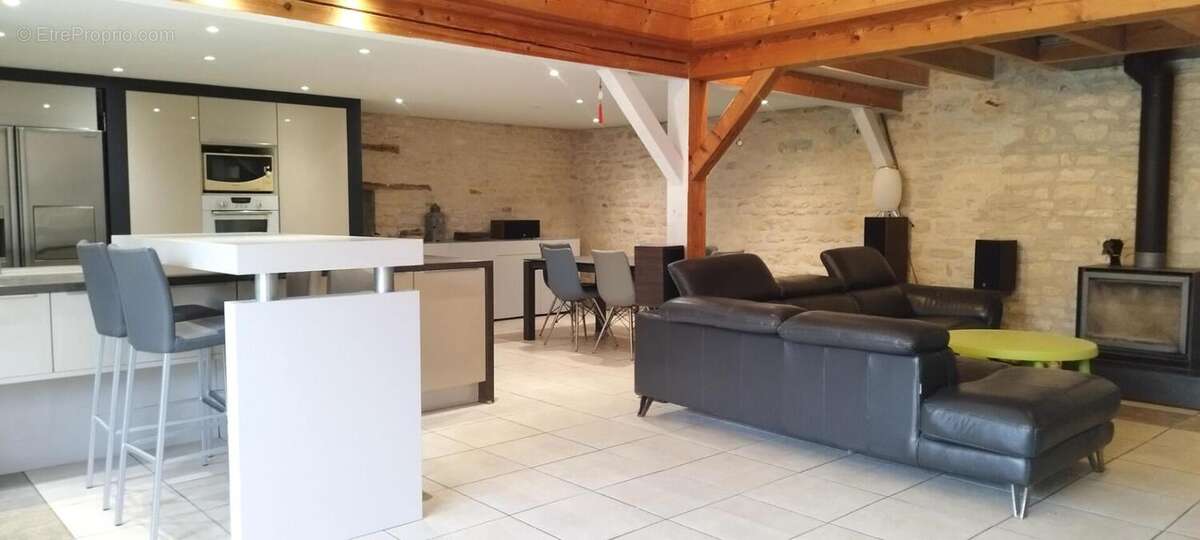 Maison à NEUVILLE-DE-POITOU