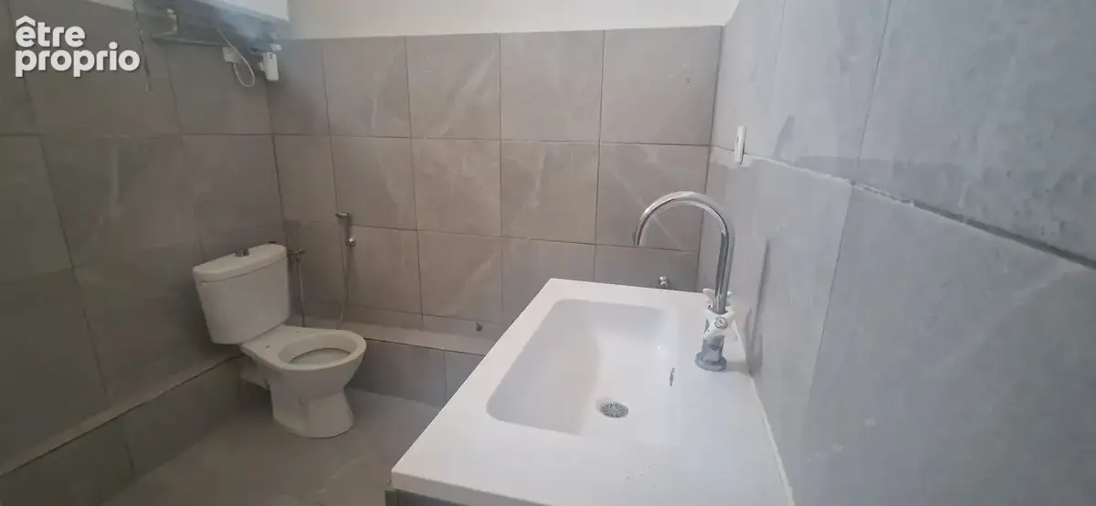 Appartement T4 divisible de 72 m2 + balcon - photo 11