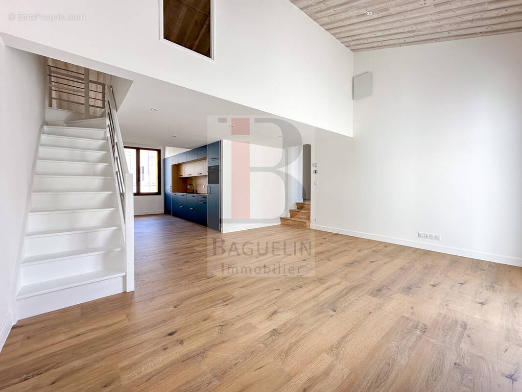 Appartement à FOURAS