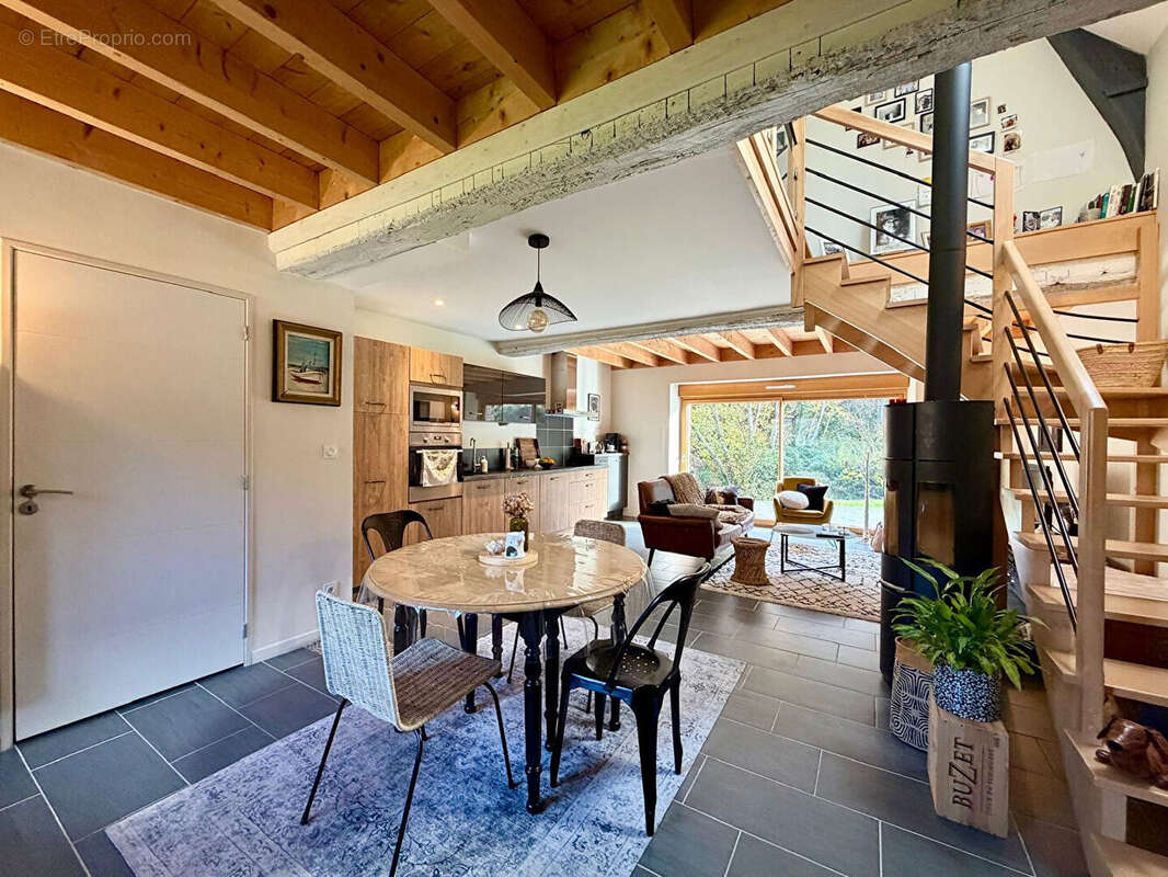 Maison à MONTIGNE-LE-BRILLANT