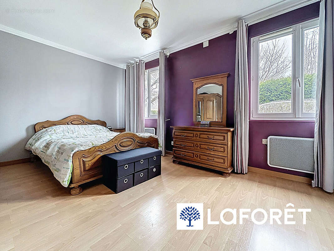 Maison à CHAUCONIN-NEUFMONTIERS