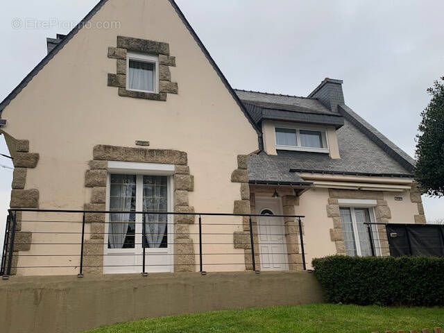 Maison à REGUINY