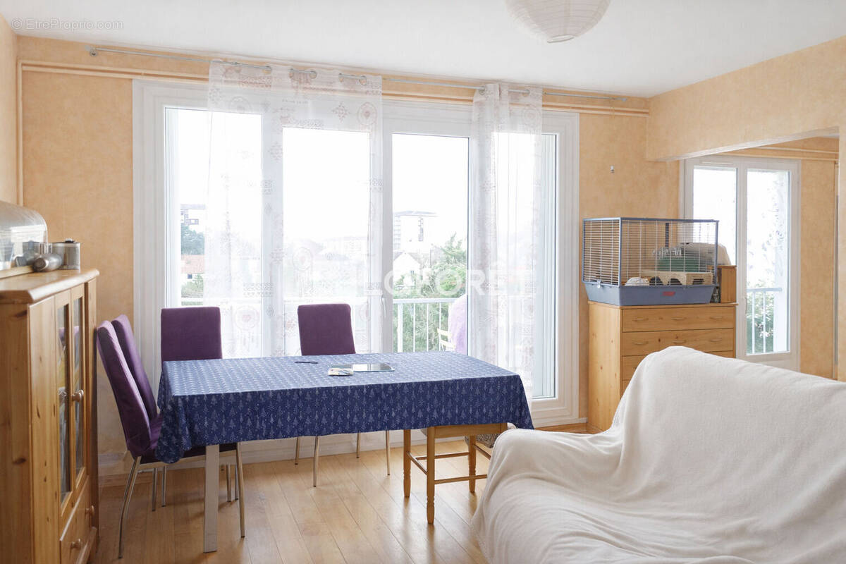 Appartement à LUCE