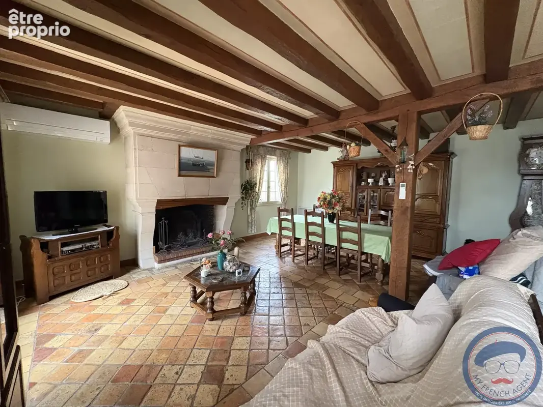 Monnaie   maison de charme de 133 m2, 4 chambres, garage double et terrain de 1 300 m2 - photo 4