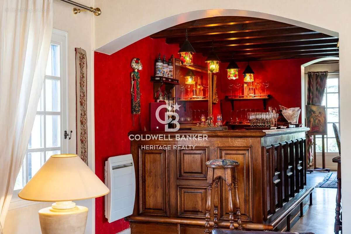 Maison à CHARBONNIERES-LES-BAINS