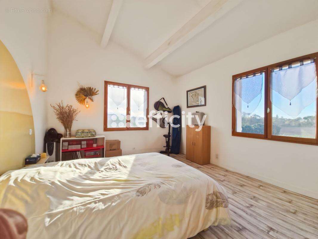 Maison à PORT-DES-BARQUES