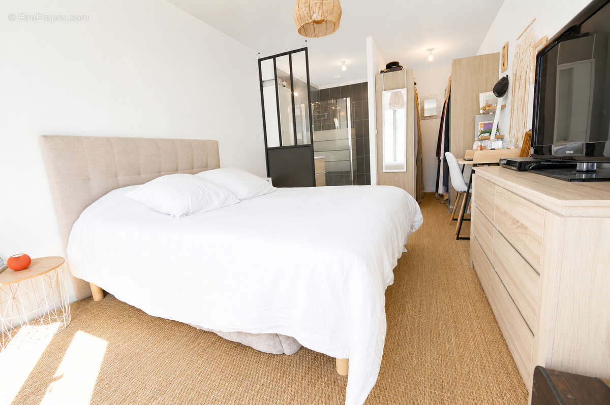 Maison 140 m2, chambre pl. pied - photo 5