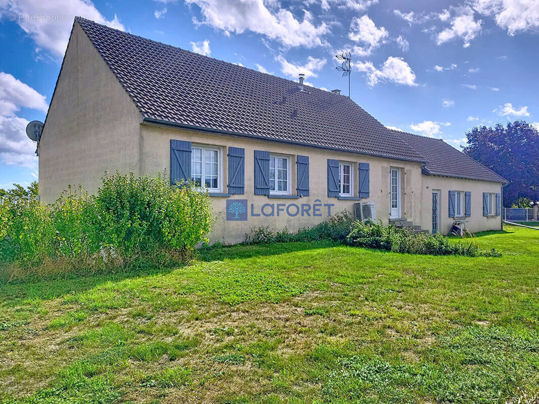 Maison à MAYOT