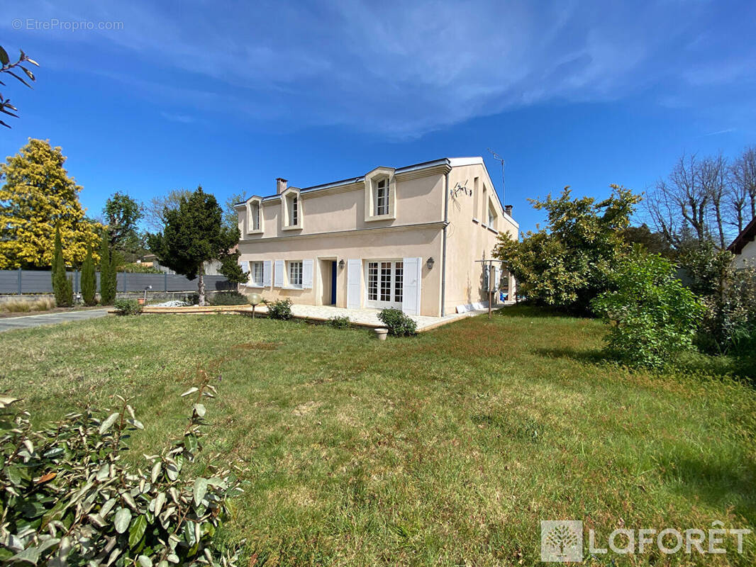 Maison à MARTIGNAS-SUR-JALLE