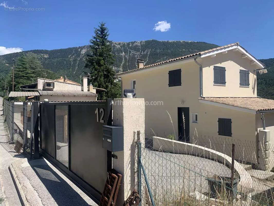 Maison à LA MURE-ARGENS