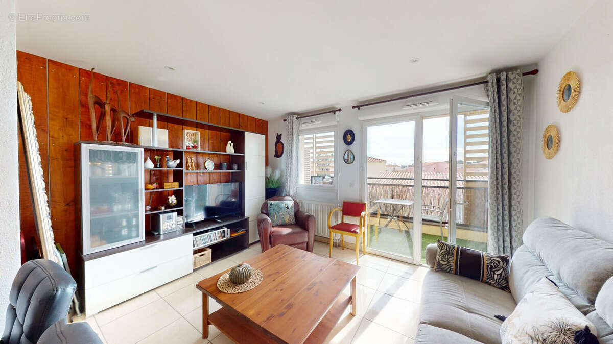 Appartement à SAINT-LAURENT-DE-LA-SALANQUE