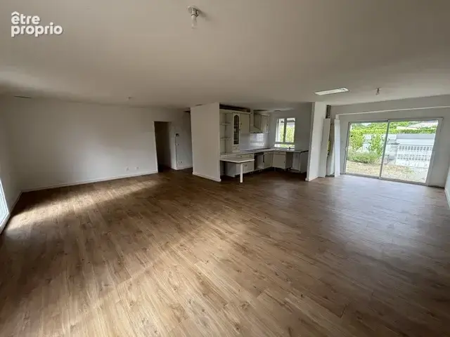 Très rare sur le secteur ! Maison de plain-pied avec 4 chambres et superbe jardin paysager - photo 3