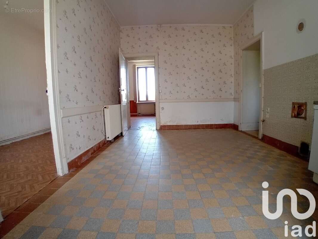 Maison 81 m² à Neris-Les-Bains  - photo 9