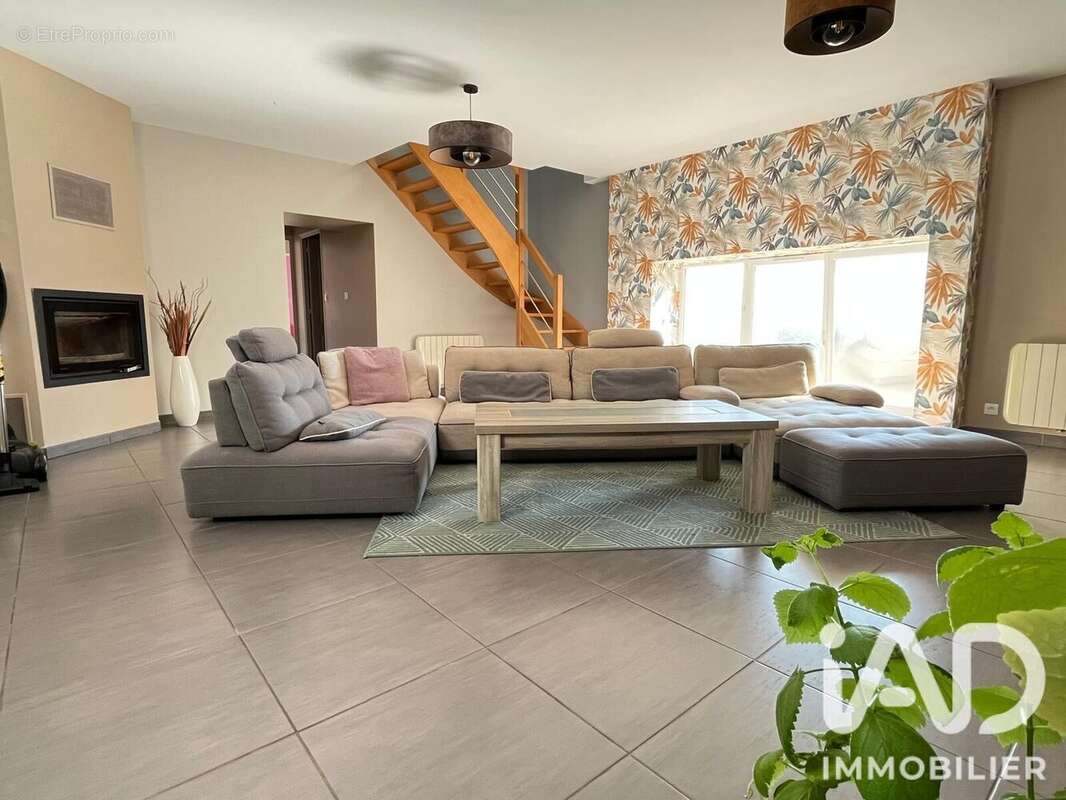 Maison 189 m² à Miniac-Morvan  - photo 8