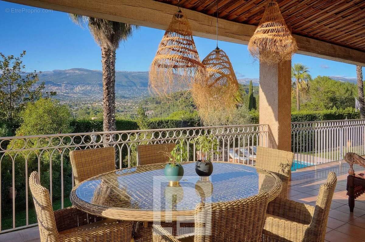 Très rare - Mougins Village - Propriété de charme avec potentiel et vue panoramique - photo 9