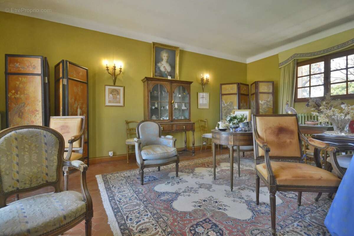 Maison à ROQUEFORT-LES-PINS