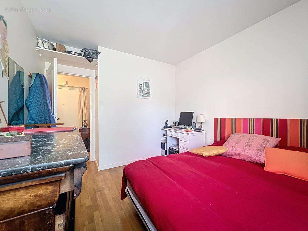 Appartement à CHARENTON-LE-PONT