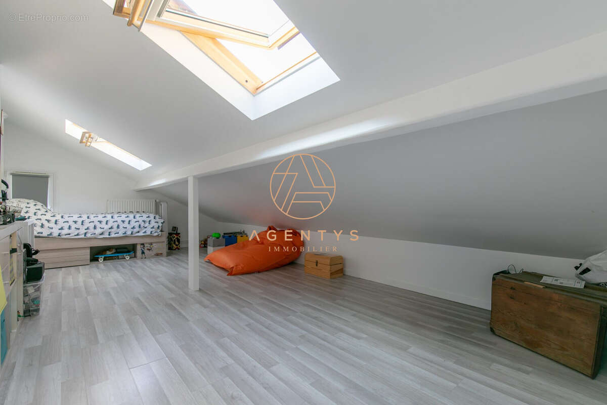 Maison à SAINT-MAUR-DES-FOSSES