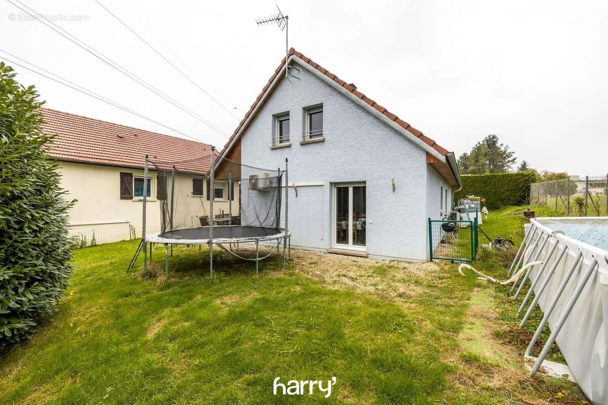 Maison à ROCHE-LEZ-BEAUPRE