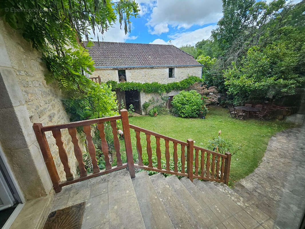 Maison à CUBJAC