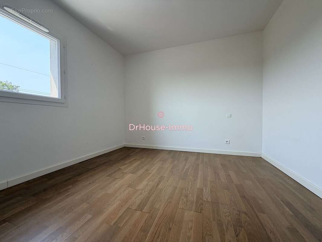 Appartement 59 m² à Yvrac  - photo 8