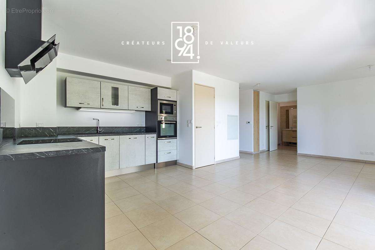 Appartement traversant avec place de stationnement et garage fermé au Puy Ste Réparade - photo 7
