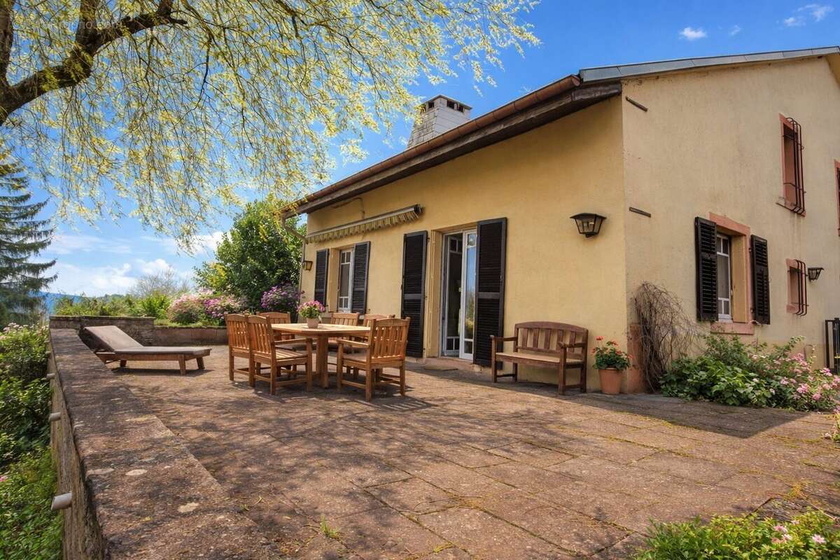 Maison à LE PUID