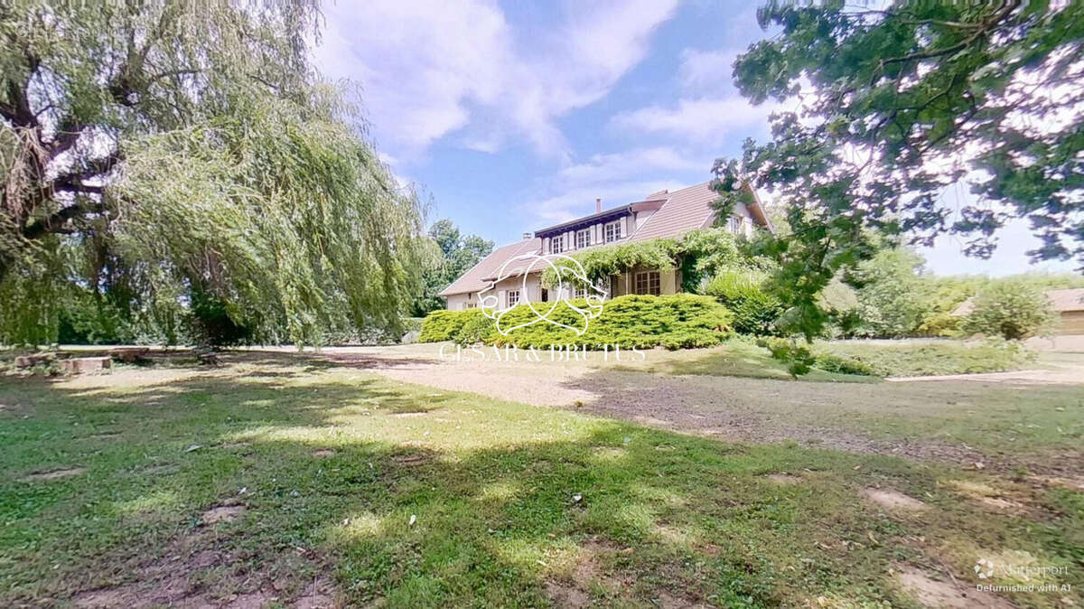 Maison 270 m² à Chatillon-Sur-Chalaronne  - photo 9