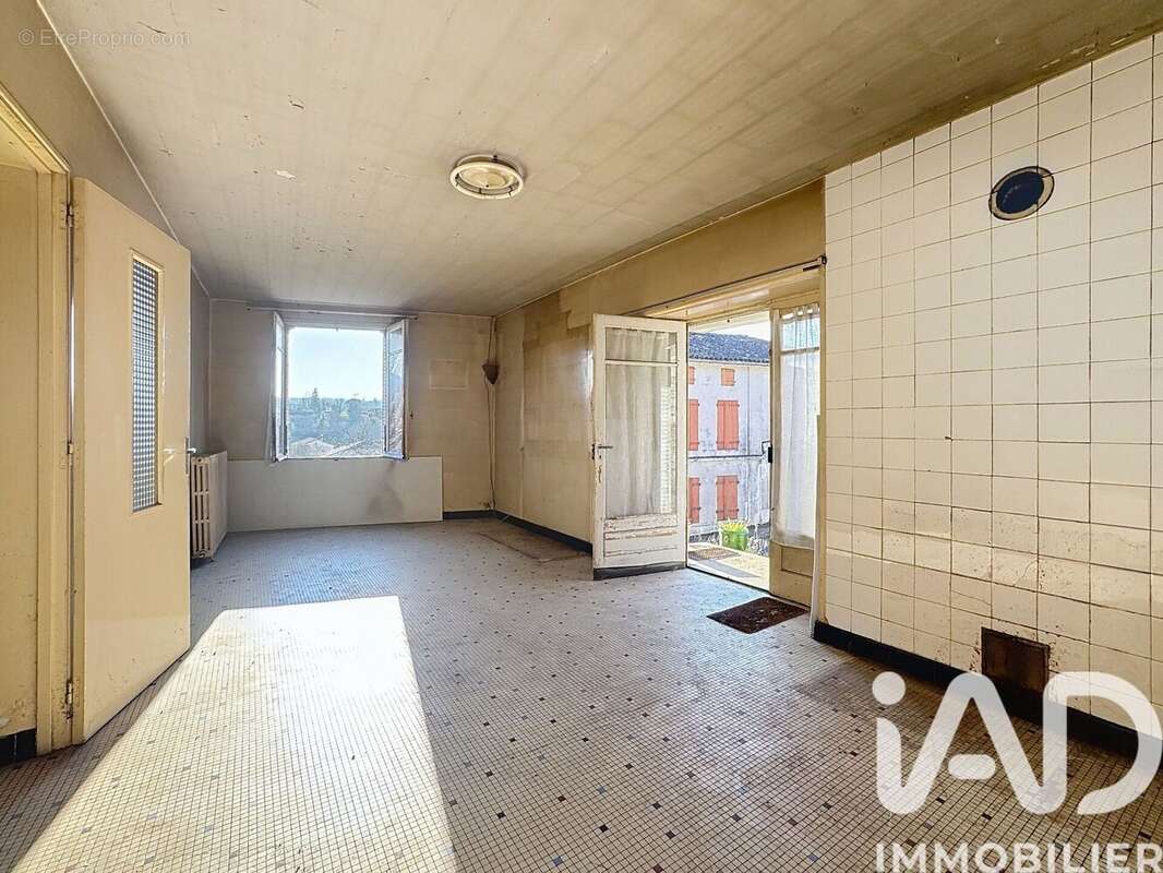 Photo 5 - Maison à VOEUIL-ET-GIGET