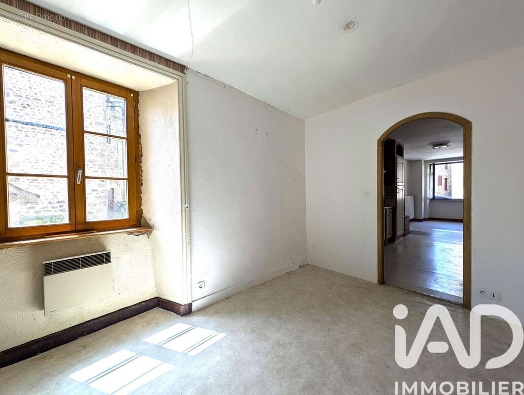 Maison 156 m² à Saint-Felicien  - photo 7