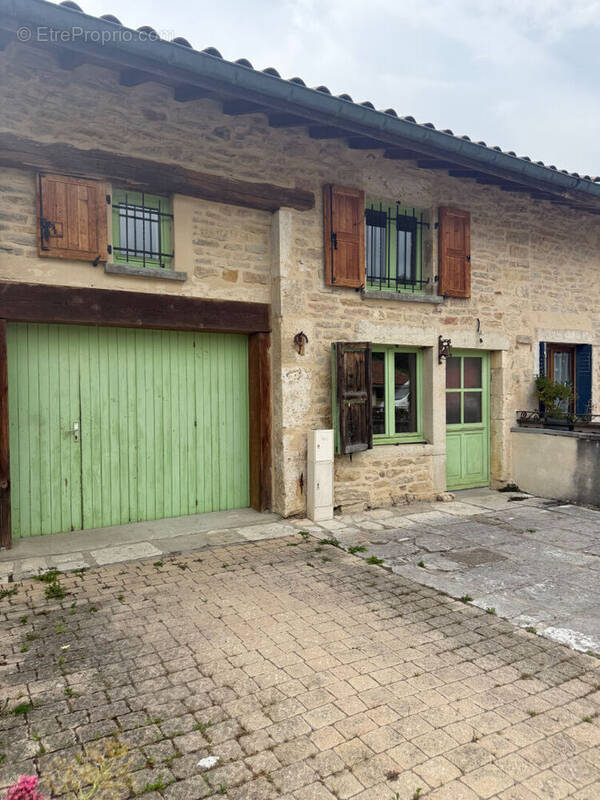 Maison à CORVEISSIAT