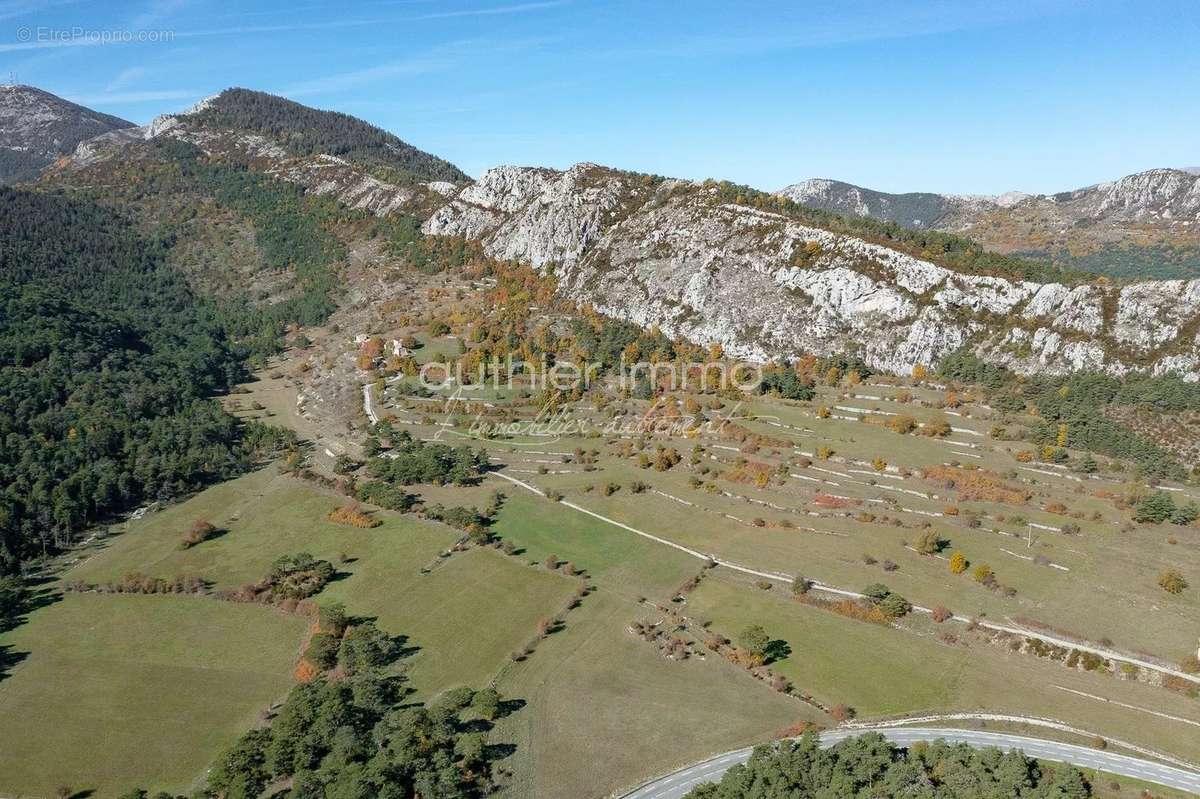 Appartement à SERANON