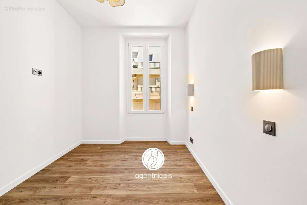 Nice // carré d'or - rue de france : 3 pieces /  balcon sud / rénové / avant dernier etage - photo 12