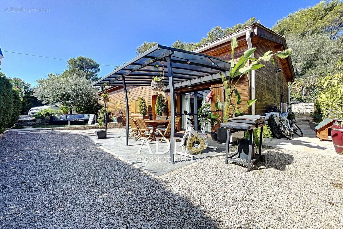 Maison à VALBONNE