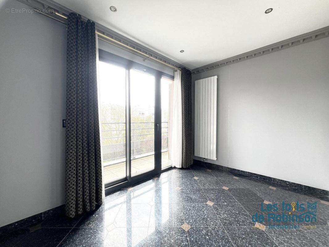 Appartement à L'HAY-LES-ROSES