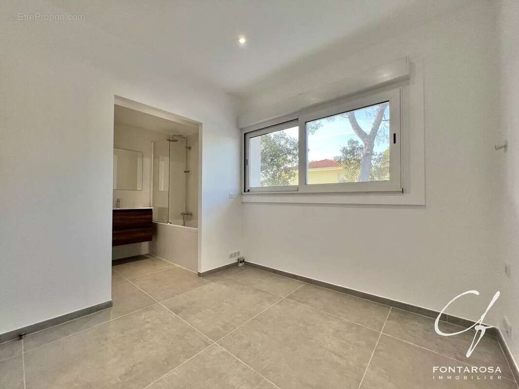 Appartement à SAINT-RAPHAEL