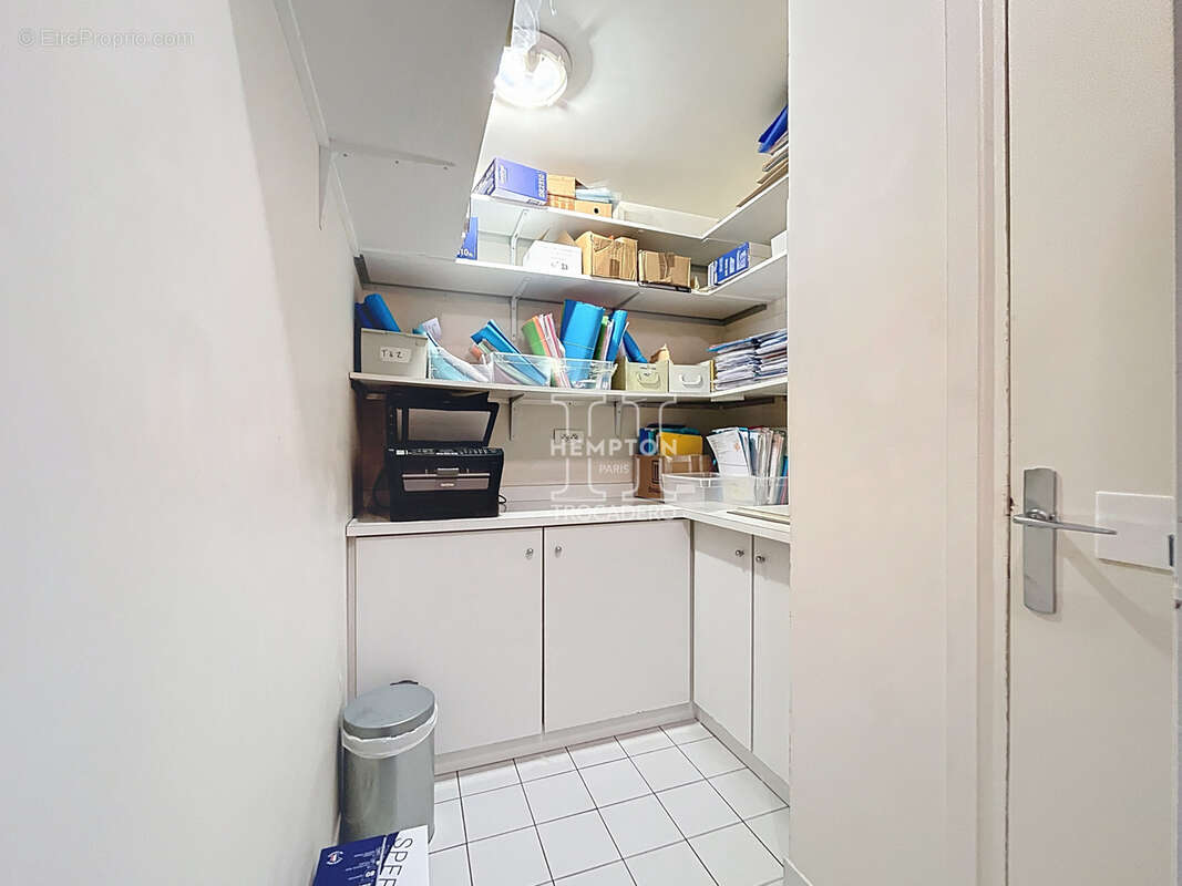 Commerce à PARIS-16E