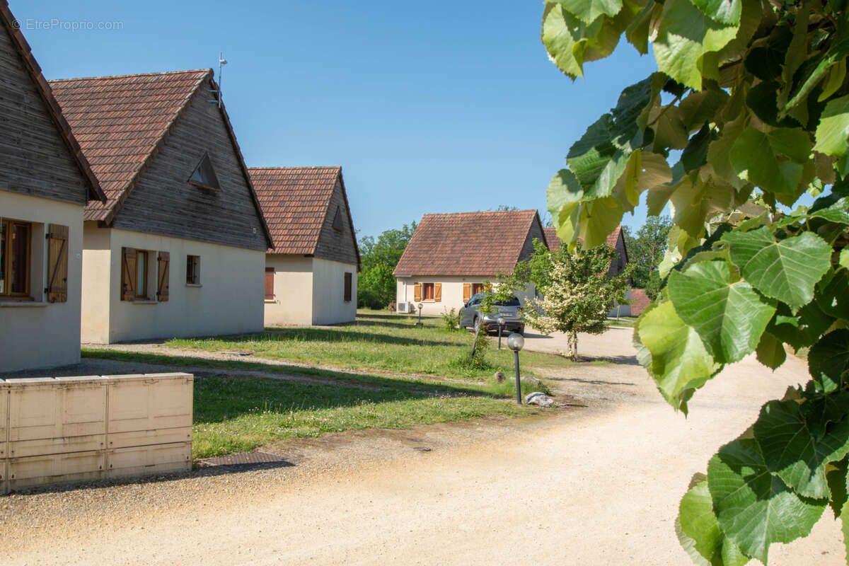 Maison à LACAPELLE-MARIVAL