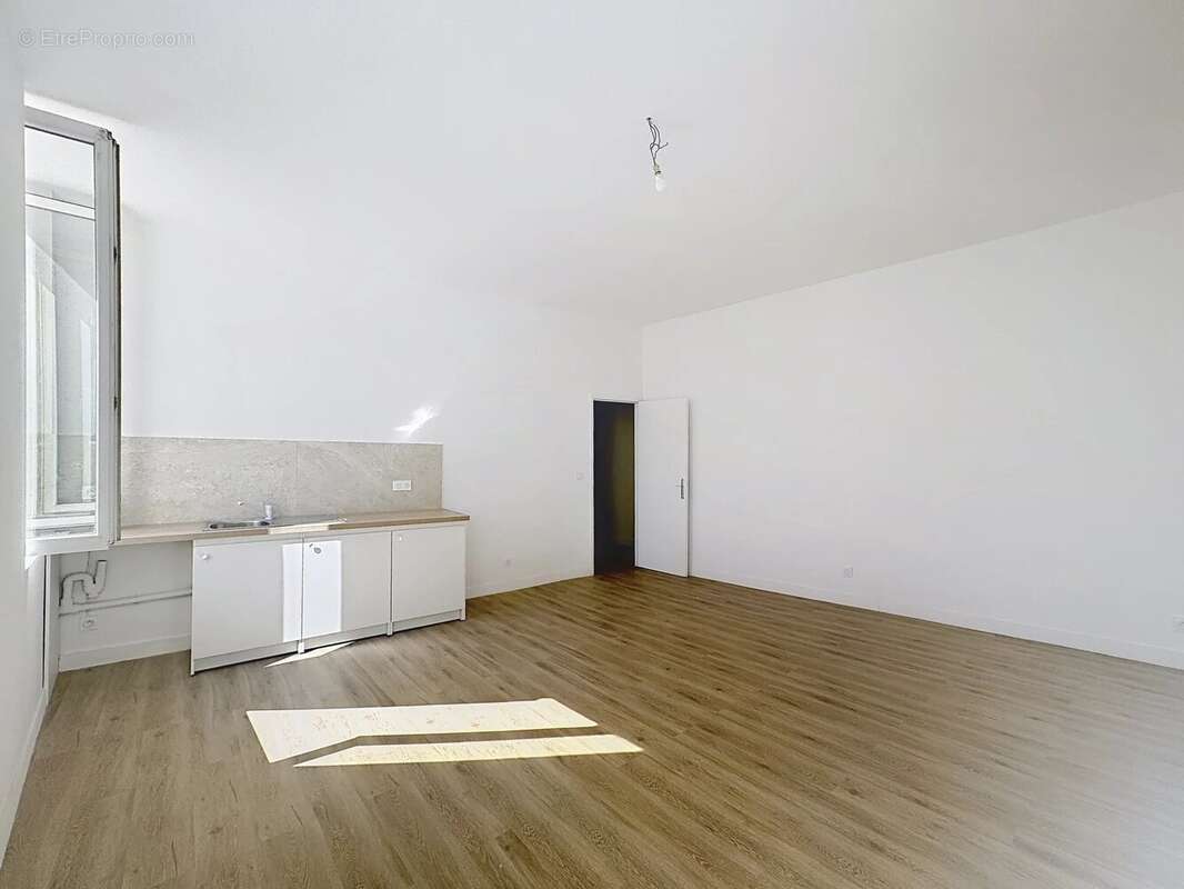 Appartement à MARSEILLE-1E