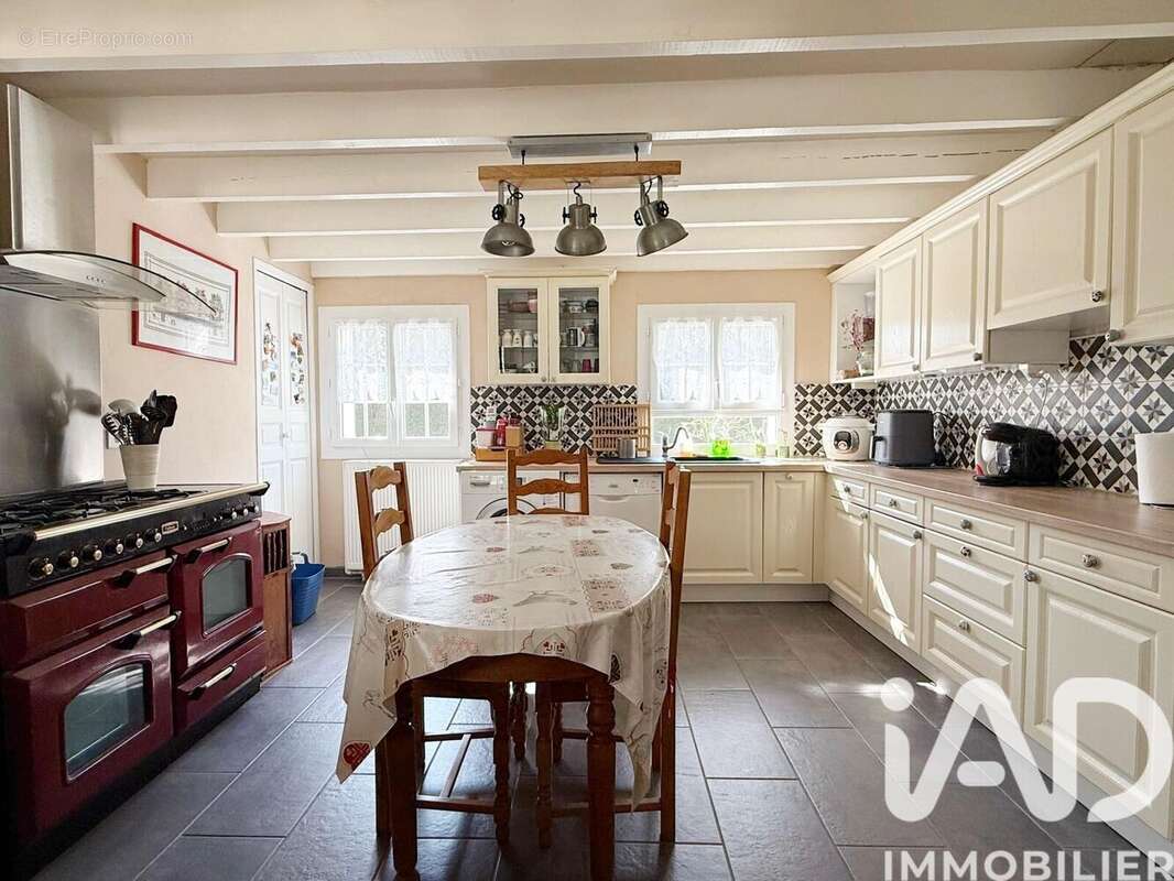 Maison 171 m² à Criquiers  - photo 8