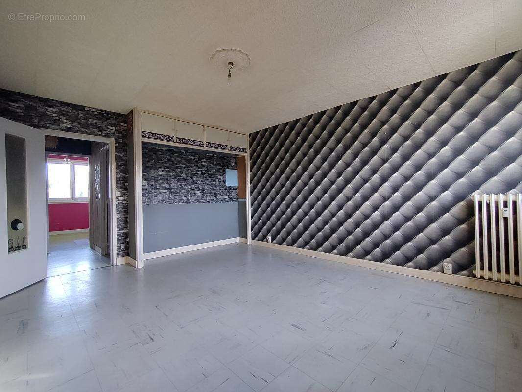 Appartement à MOUY