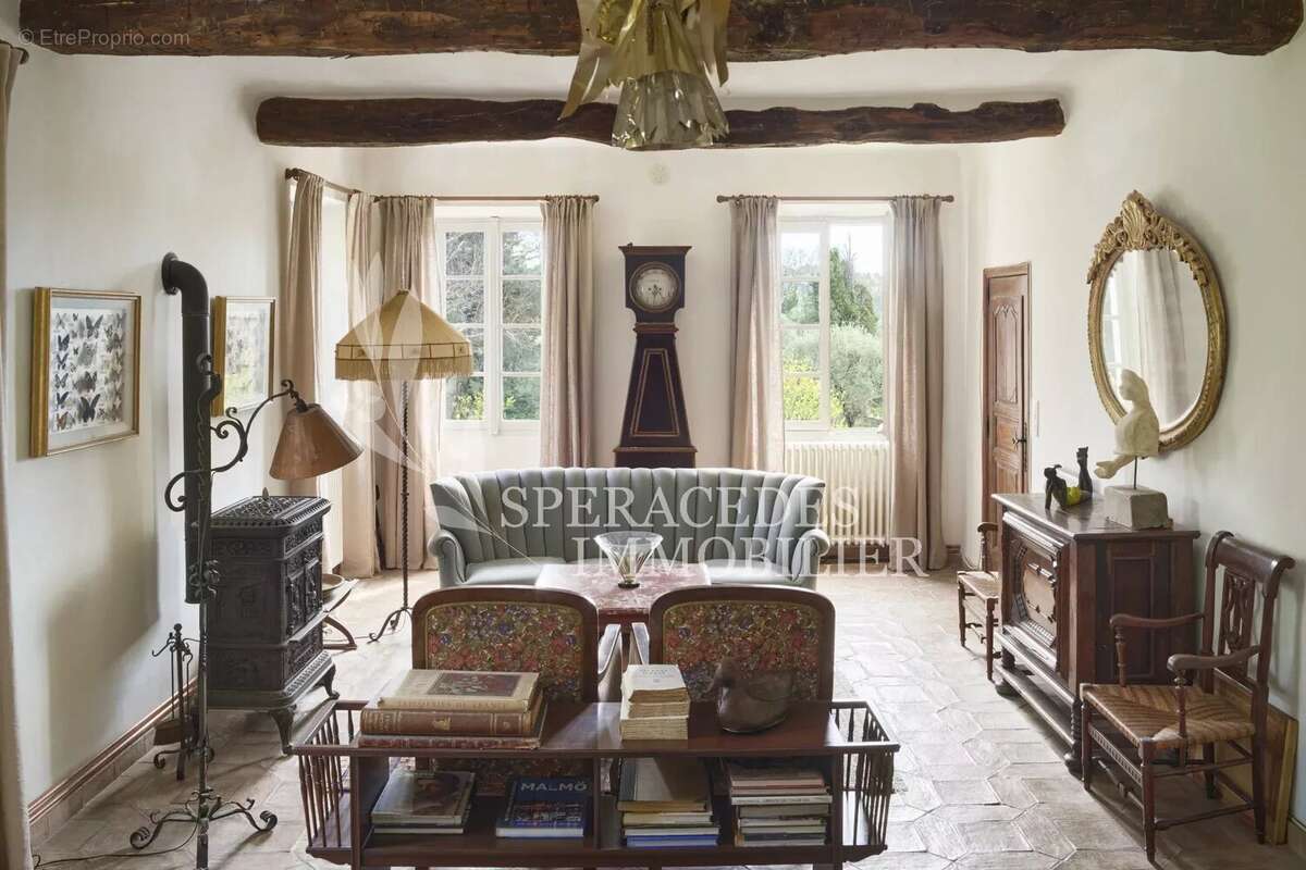 Maison à PEYMEINADE