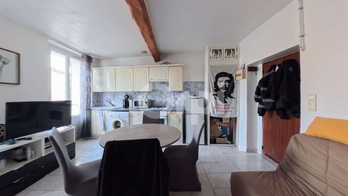 Appartement à ROQUEBRUNE-SUR-ARGENS
