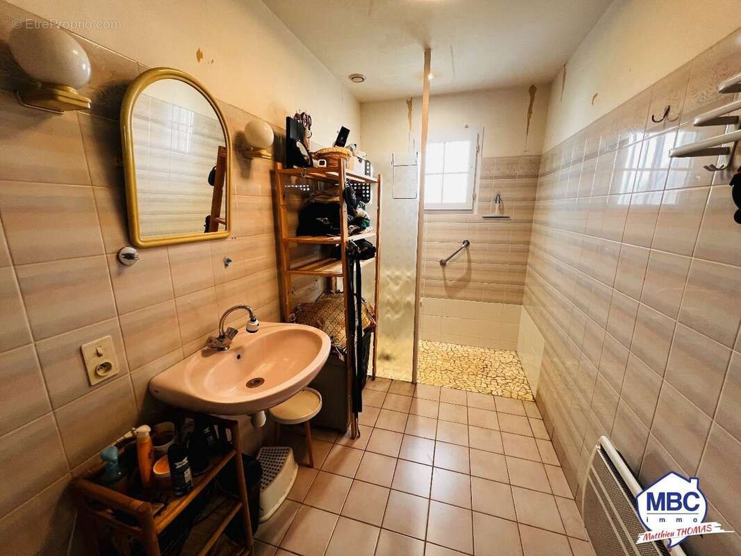 Maison à SAINT-PIERRE-MONTLIMART