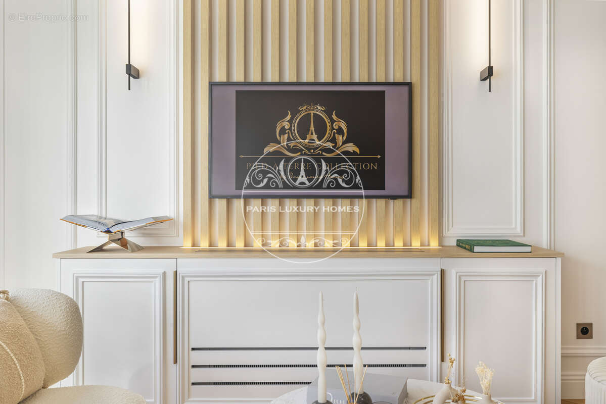 Appartement à PARIS-1E