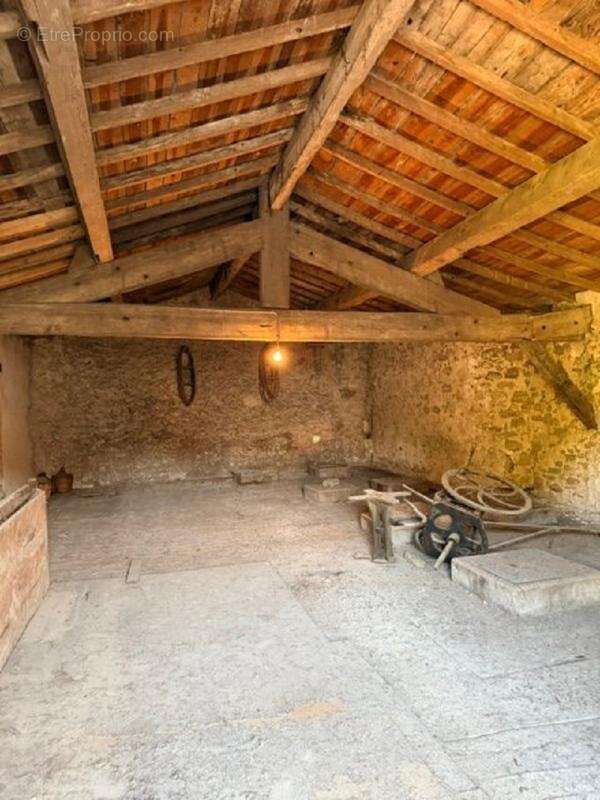 Cave 400 m² sur 2 etages avec toit terrasse - photo 2
