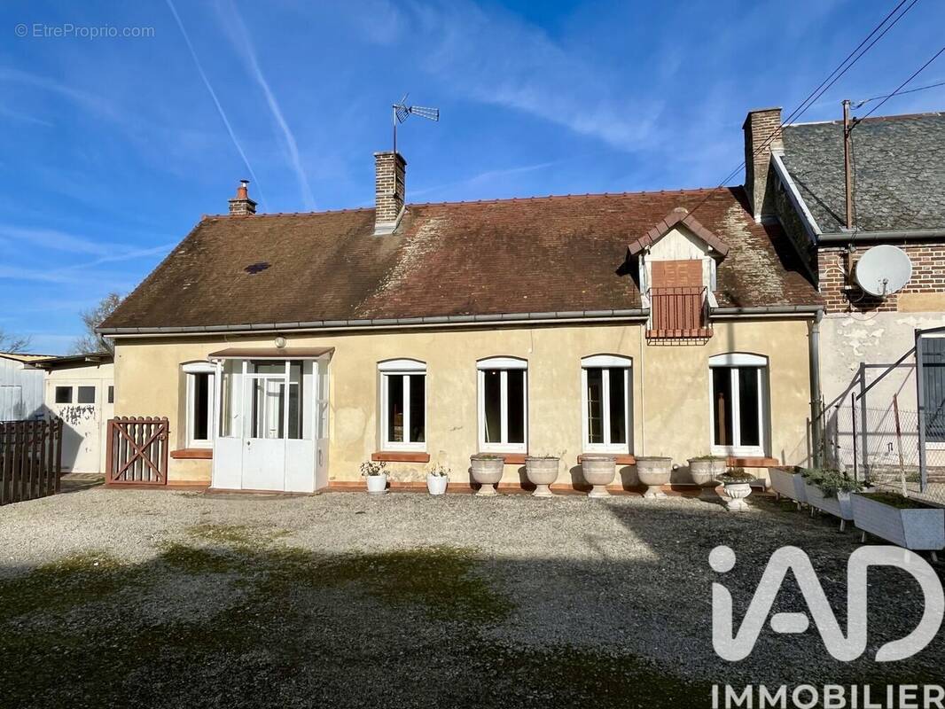 Photo 1 - Maison à ESTISSAC