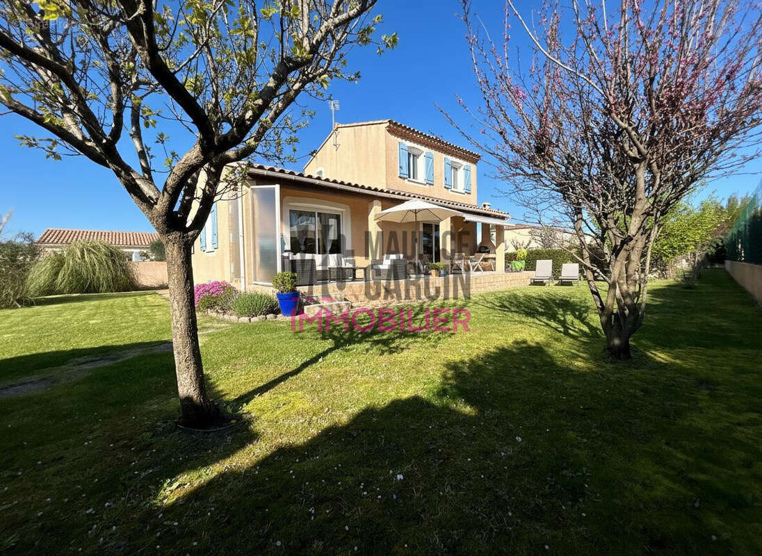 Maison à L'ISLE-SUR-LA-SORGUE